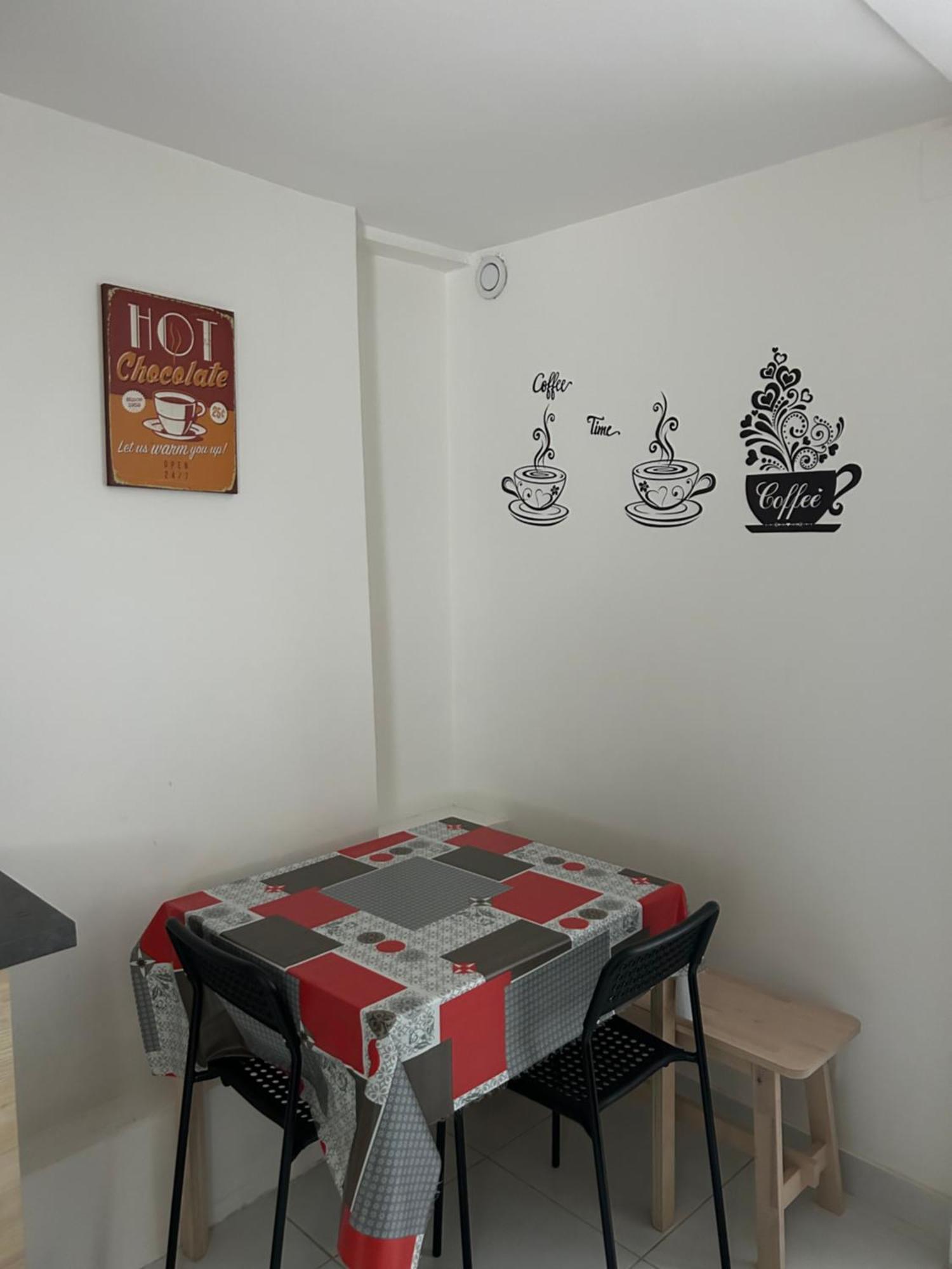 Appartement Avec Terrasse A Rosny-Sous-Bois Exterior foto